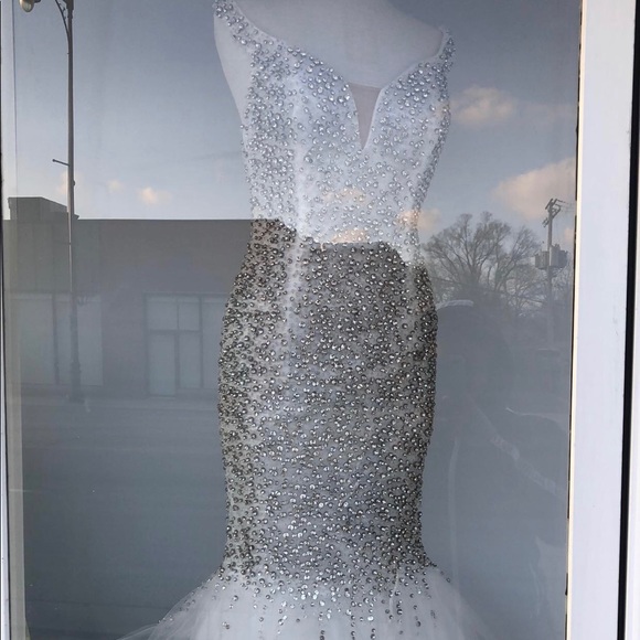 the red carpet boutique formal wear